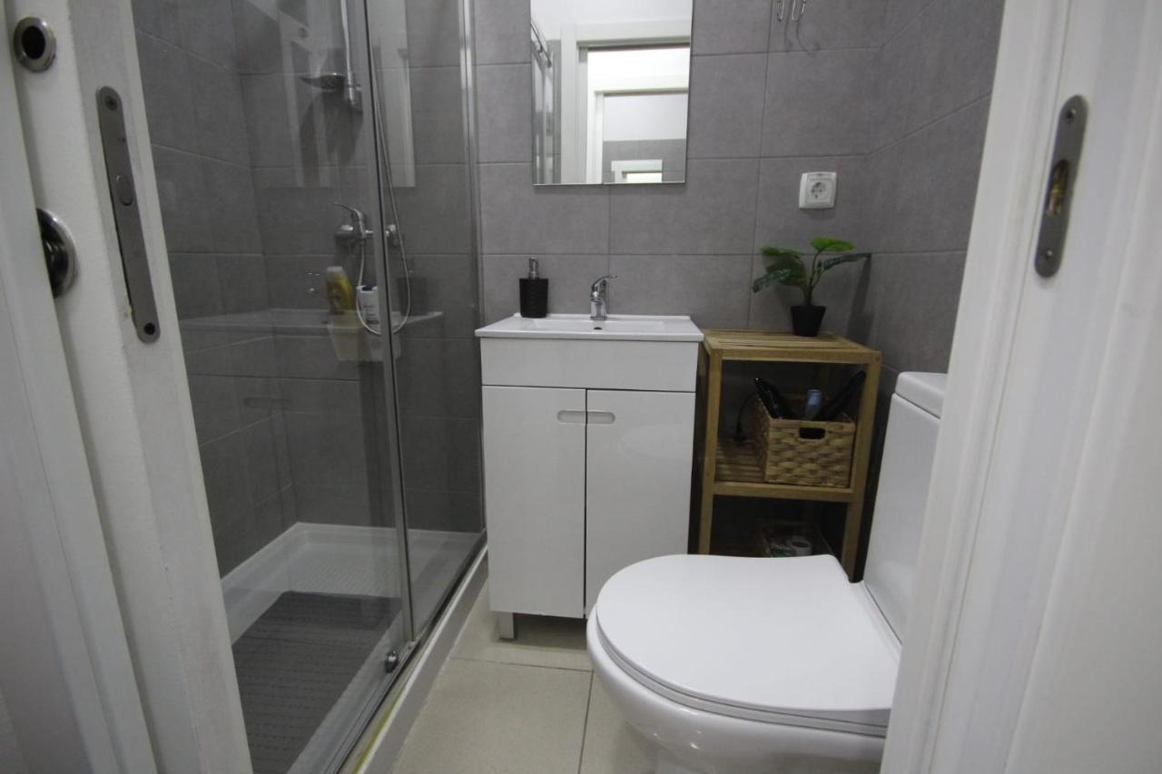 Ocean M1 R4 - Large Double Room With Shared Bathroom In City Center Lisboa Eksteriør bilde